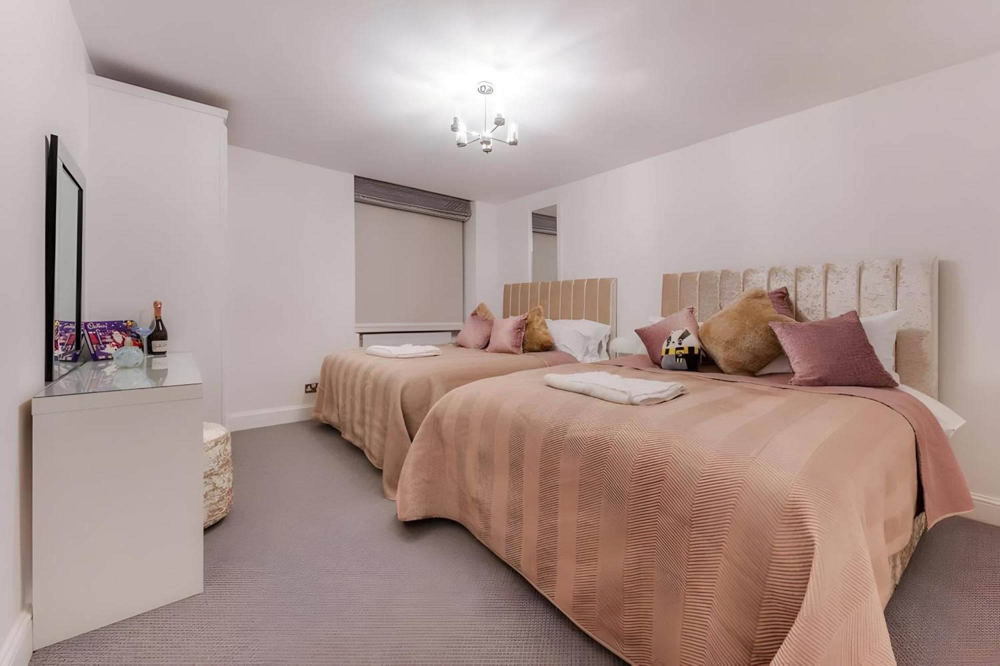 Harley Street Spectacular Suites With High Ceilings, High Luxury ลอนดอน ภายนอก รูปภาพ